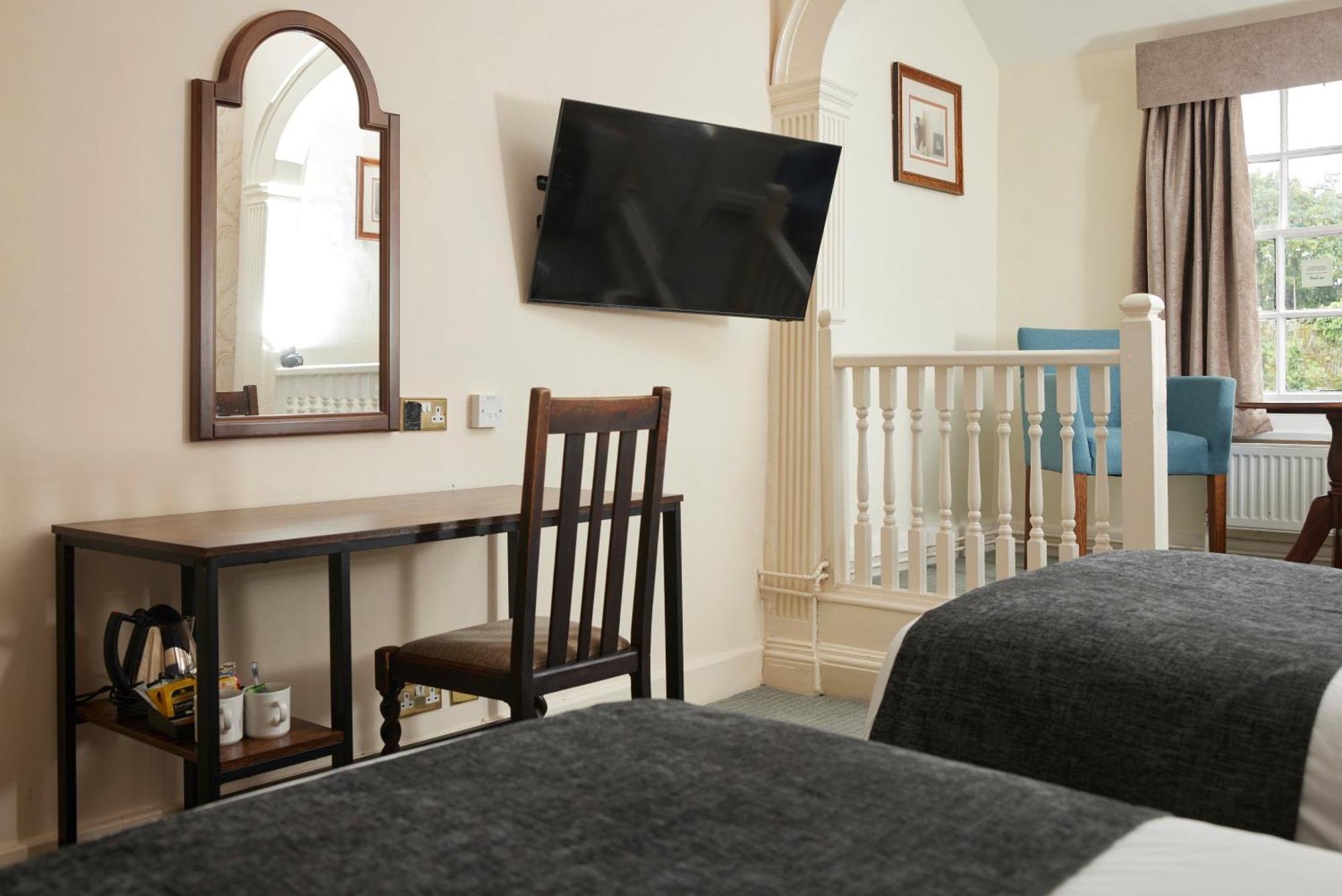 Bull Hotel By Greene King Inns ลองเมลฟอร์ด ภายนอก รูปภาพ