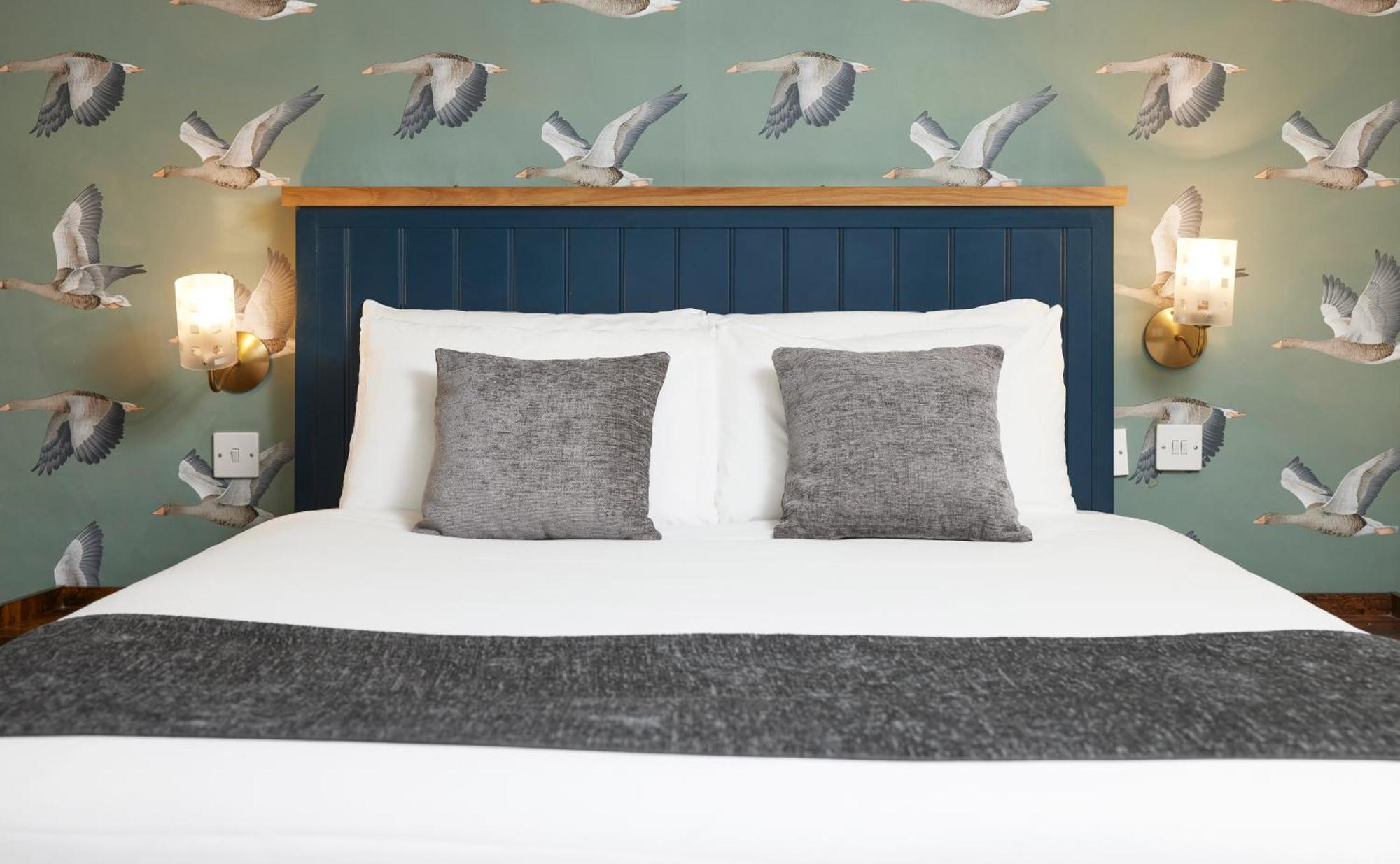 Bull Hotel By Greene King Inns ลองเมลฟอร์ด ภายนอก รูปภาพ